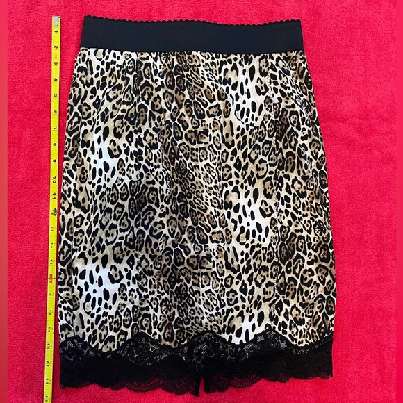 Victoria’s Secret- leopard skirt, lace trim, size 6 - Picture 2 of 6
